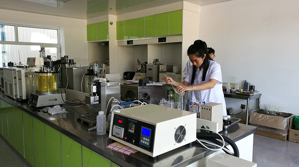 化驗設(shè)備一角""